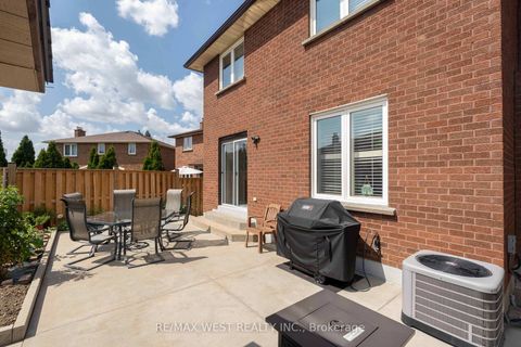 Photo 40 at 37 Lime Drive, East Woodbridge, Vaughan