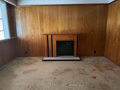 Photo 2 at 103 Donside Drive, Birchmount, Toronto