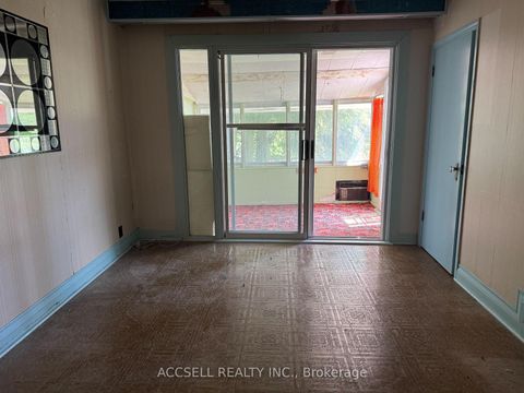 Photo 4 at 103 Donside Drive, Birchmount, Toronto
