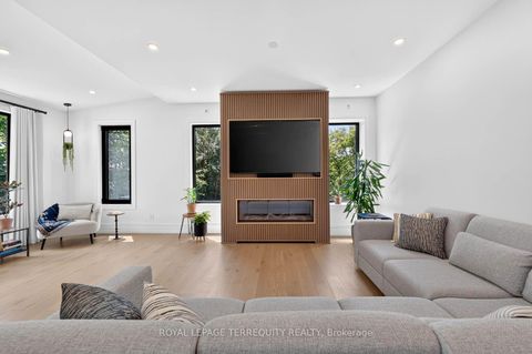 Photo 7 at 35 Tottenham Road, Don Mills, Toronto