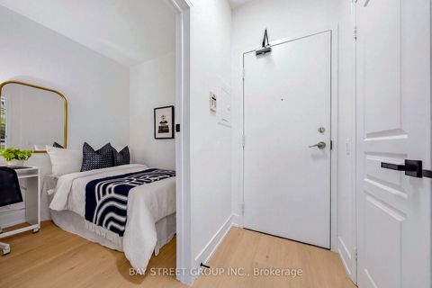 Photo 5 at 805 - 1121 Bay Street, Bay Street Corridor, Toronto