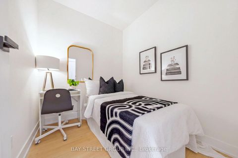 Photo 6 at 805 - 1121 Bay Street, Bay Street Corridor, Toronto