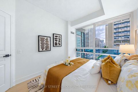 Photo 19 at 805 - 1121 Bay Street, Bay Street Corridor, Toronto