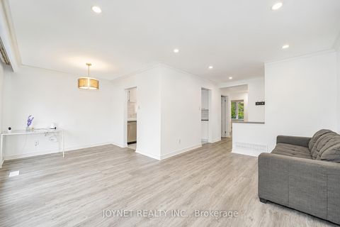 Photo 6 at 299 Palmer Avenue, Harding, Richmond Hill