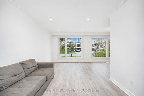 Photo 9 at 299 Palmer Avenue, Harding, Richmond Hill