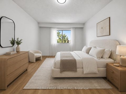 Photo 6 at 62 Littleleaf Drive, Malvern, Toronto