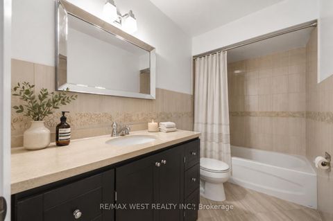 Photo 8 at 62 Littleleaf Drive, Malvern, Toronto