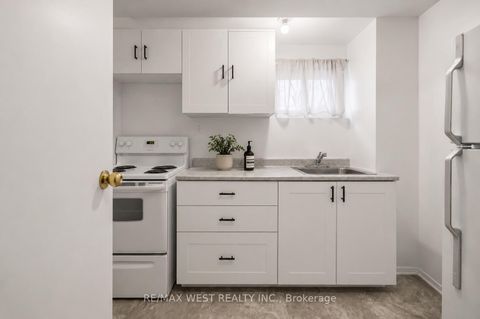 Photo 12 at 62 Littleleaf Drive, Malvern, Toronto