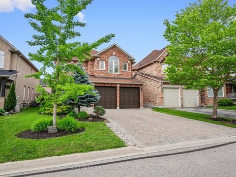 Photo 2 at 23 Kerr Lane, Bayview Northeast, Aurora