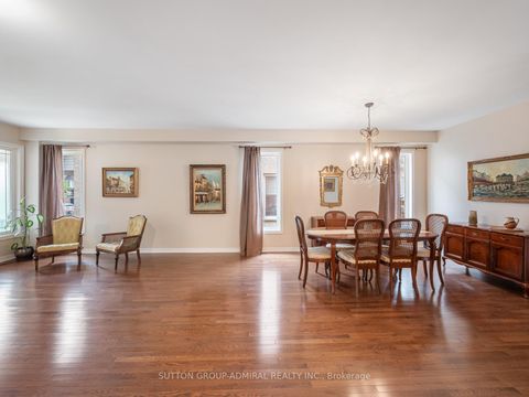 Photo 12 at 23 Kerr Lane, Bayview Northeast, Aurora