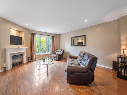 Photo 19 at 23 Kerr Lane, Bayview Northeast, Aurora