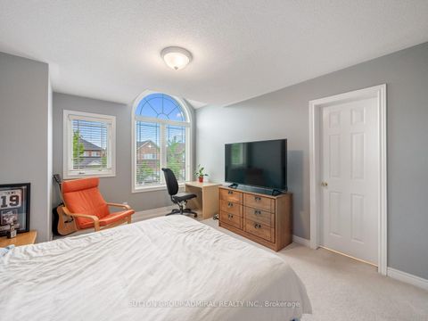 Photo 32 at 23 Kerr Lane, Bayview Northeast, Aurora
