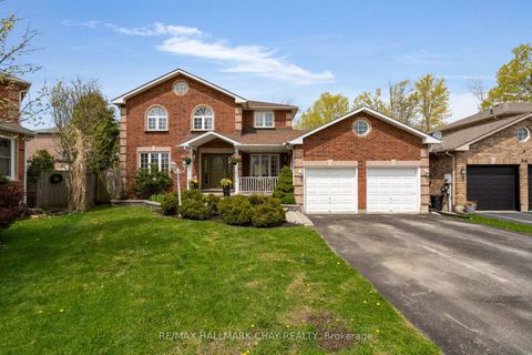 Photo 1 at 34 Crompton Drive, Little Lake, Barrie