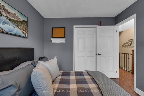 Photo 18 at 34 Crompton Drive, Little Lake, Barrie