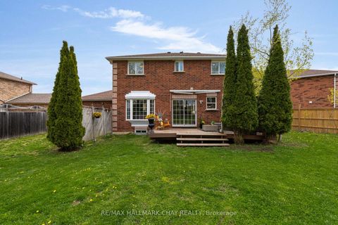 Photo 31 at 34 Crompton Drive, Little Lake, Barrie