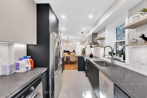 Photo 17 at 360 Woodbine Avenue, The Beaches, Toronto