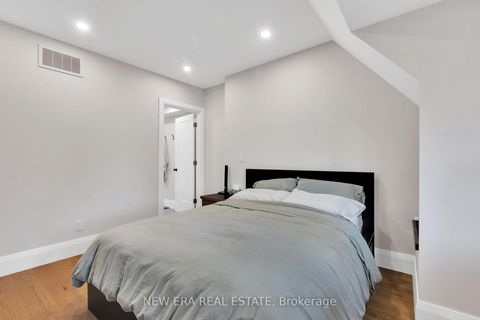 Photo 25 at 360 Woodbine Avenue, The Beaches, Toronto