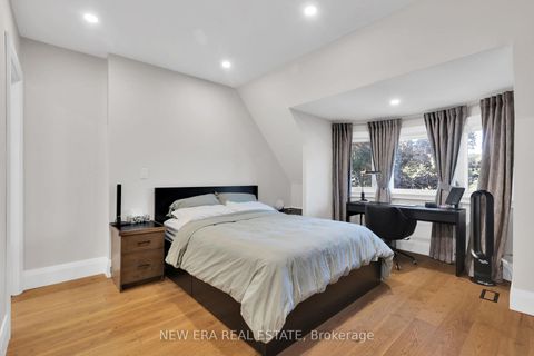 Photo 26 at 360 Woodbine Avenue, The Beaches, Toronto
