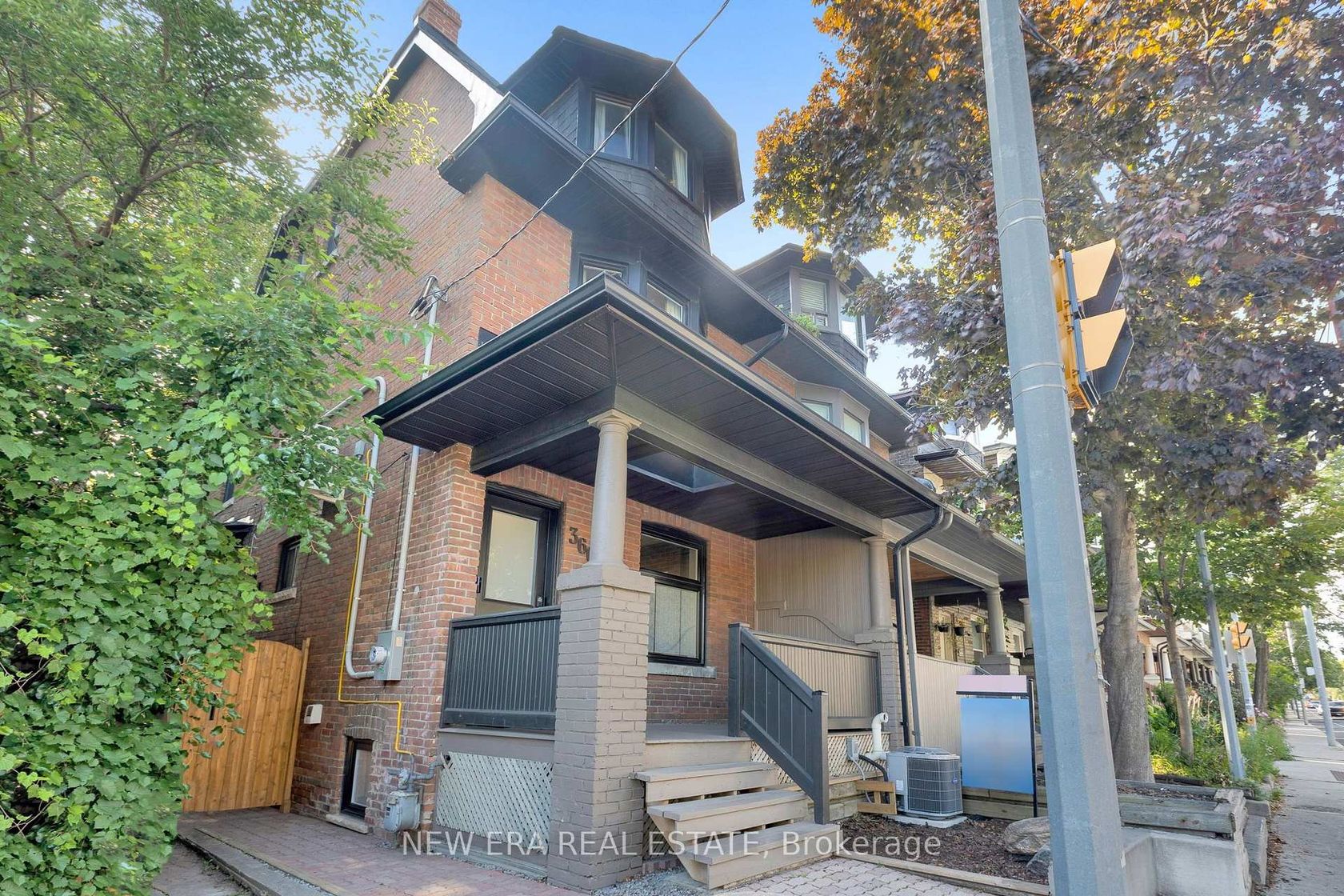 360 Woodbine Avenue, The Beaches, Toronto 