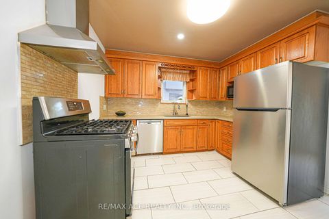 Photo 5 at 59 Lilian Drive, Maryvale, Toronto