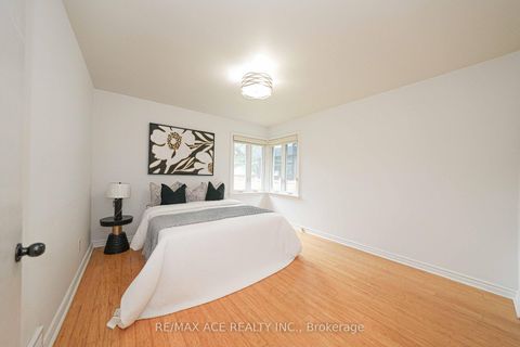 Photo 10 at 59 Lilian Drive, Maryvale, Toronto