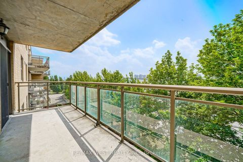Photo 8 at 414 - 2506 Rutherford Road, Maple, Vaughan