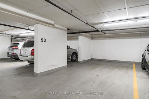 Photo 9 at 414 - 2506 Rutherford Road, Maple, Vaughan