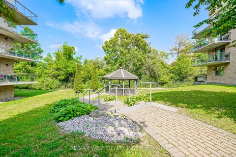 Photo 10 at 414 - 2506 Rutherford Road, Maple, Vaughan