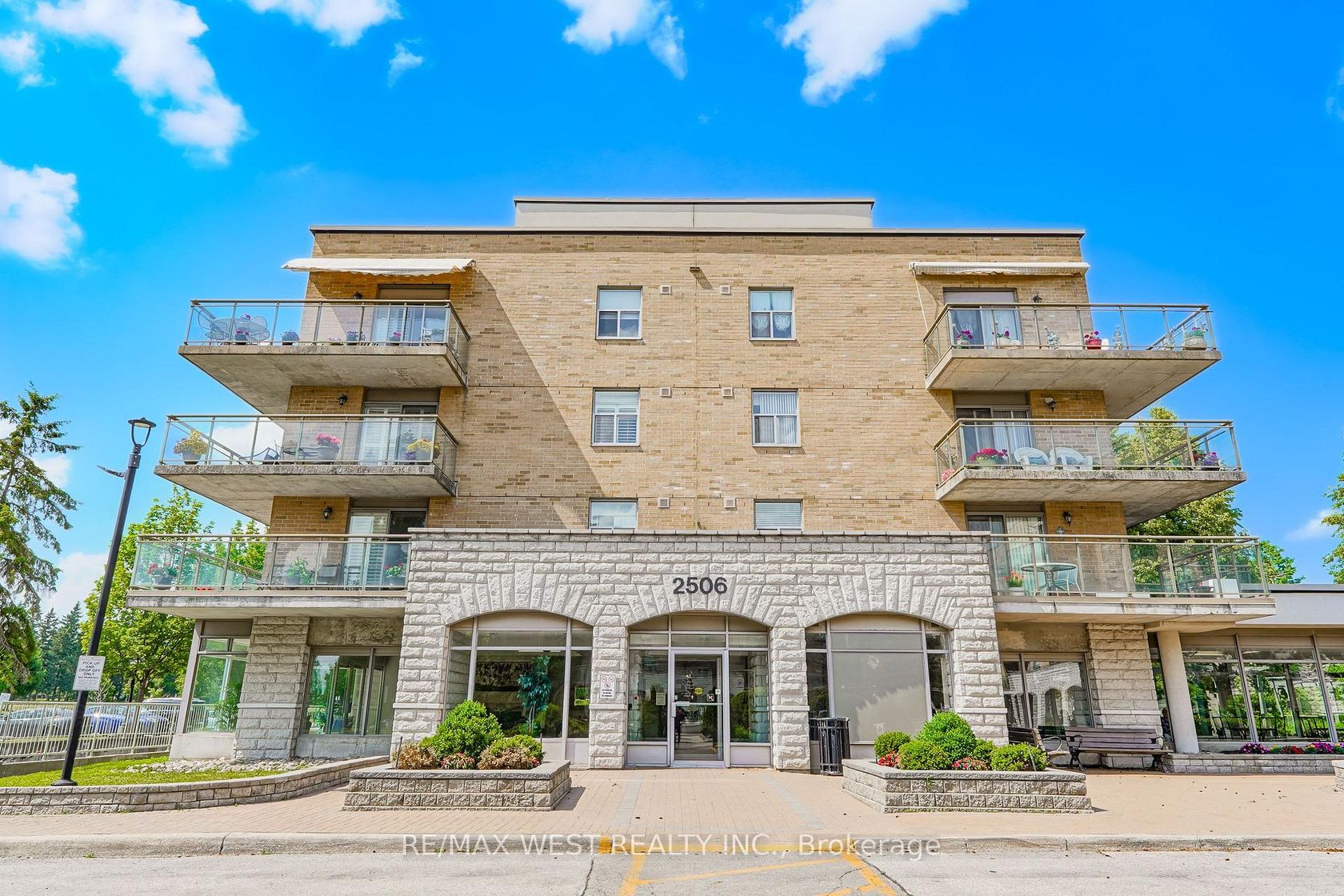 414 - 2506 Rutherford Road, Maple, Vaughan photo number 2