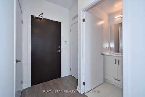 Photo 8 at 909 - 10 Honeycrisp Crescent, Vaughan Corporate Centre, Vaughan