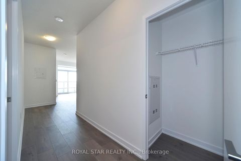 Photo 10 at 909 - 10 Honeycrisp Crescent, Vaughan Corporate Centre, Vaughan