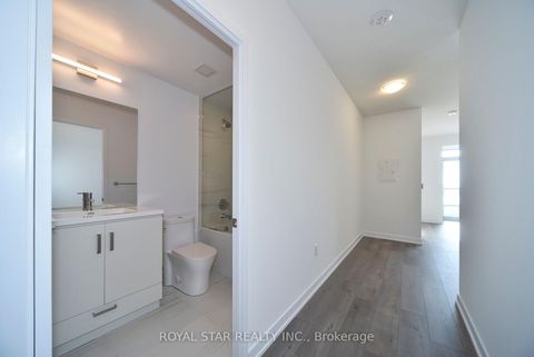 Photo 11 at 909 - 10 Honeycrisp Crescent, Vaughan Corporate Centre, Vaughan