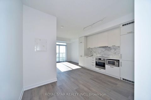 Photo 15 at 909 - 10 Honeycrisp Crescent, Vaughan Corporate Centre, Vaughan