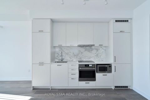 Photo 21 at 909 - 10 Honeycrisp Crescent, Vaughan Corporate Centre, Vaughan