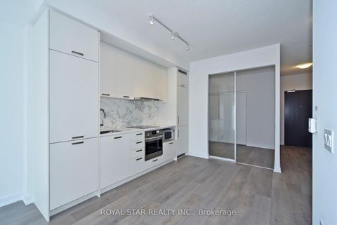 Photo 22 at 909 - 10 Honeycrisp Crescent, Vaughan Corporate Centre, Vaughan