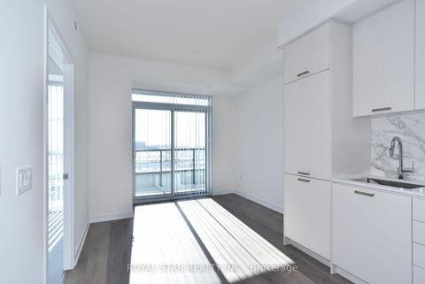 Photo 25 at 909 - 10 Honeycrisp Crescent, Vaughan Corporate Centre, Vaughan
