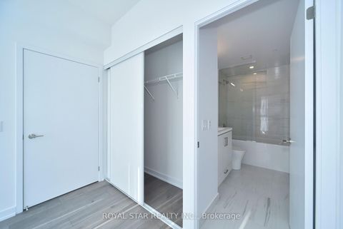 Photo 30 at 909 - 10 Honeycrisp Crescent, Vaughan Corporate Centre, Vaughan