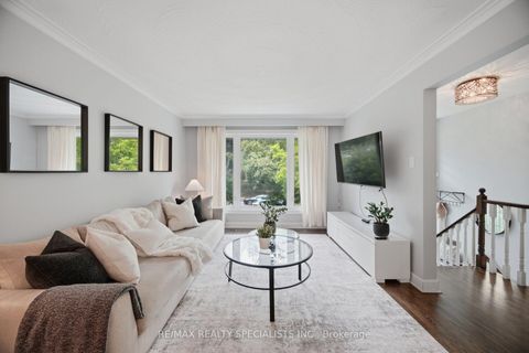 Photo 5 at 89 Alhart Drive, Beaumonde Heights, Toronto