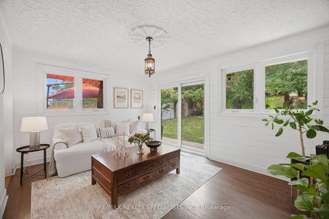 Photo 6 at 89 Alhart Drive, Beaumonde Heights, Toronto