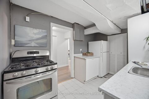 Photo 14 at 89 Alhart Drive, Beaumonde Heights, Toronto