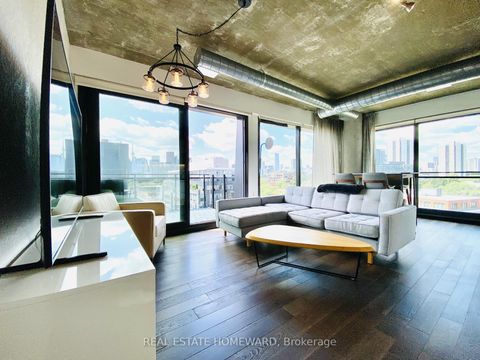 Photo 4 at 817 - 51 Trolley Crescent, Waterfront Communities C8, Toronto