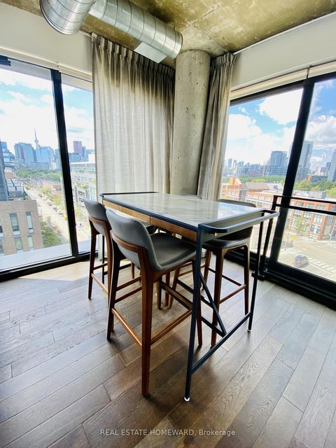 Photo 7 at 817 - 51 Trolley Crescent, Waterfront Communities C8, Toronto