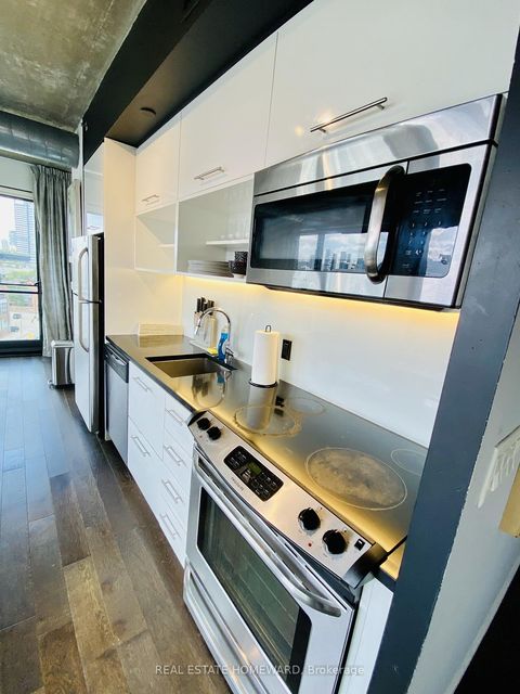 Photo 8 at 817 - 51 Trolley Crescent, Waterfront Communities C8, Toronto