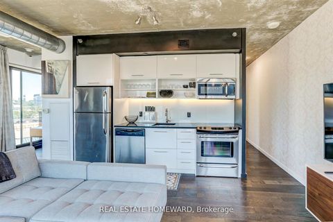 Photo 10 at 817 - 51 Trolley Crescent, Waterfront Communities C8, Toronto