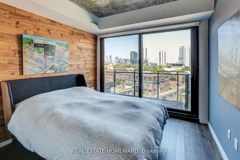 Photo 11 at 817 - 51 Trolley Crescent, Waterfront Communities C8, Toronto