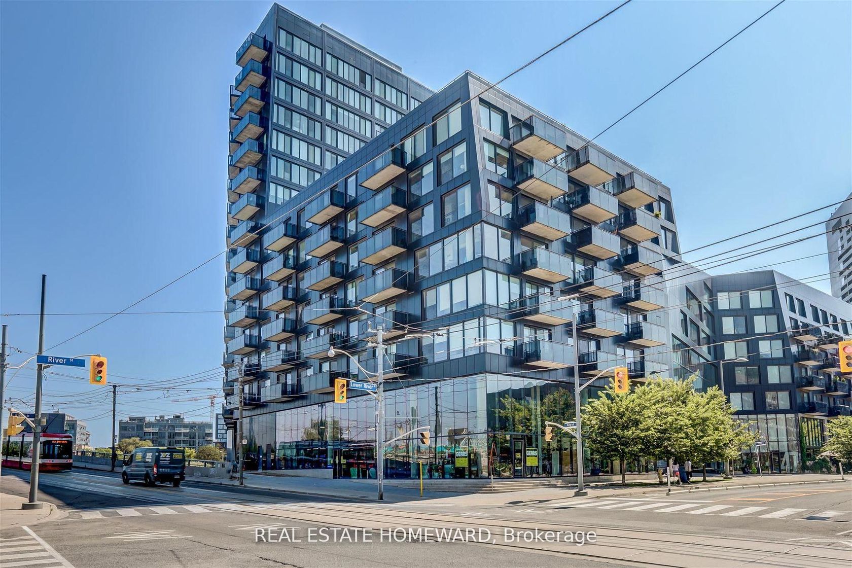 817 - 51 Trolley Crescent, Waterfront Communities C8, Toronto 