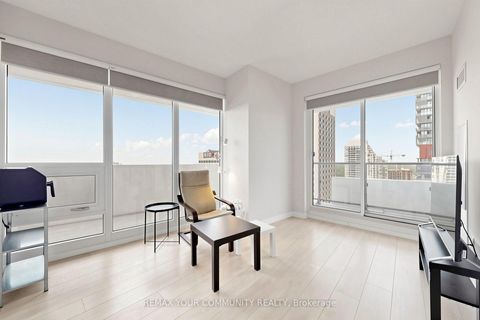Photo 3 at 2709 - 2221 Yonge Street, Mount Pleasant West, Toronto