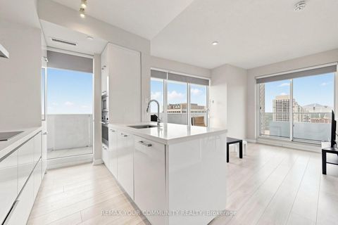 Photo 7 at 2709 - 2221 Yonge Street, Mount Pleasant West, Toronto