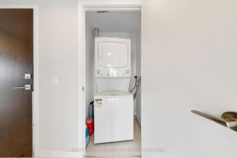 Photo 20 at 2709 - 2221 Yonge Street, Mount Pleasant West, Toronto