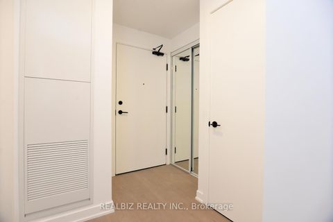 Photo 33 at 823 - 91 Montclair Avenue, Forest Hill South, Toronto